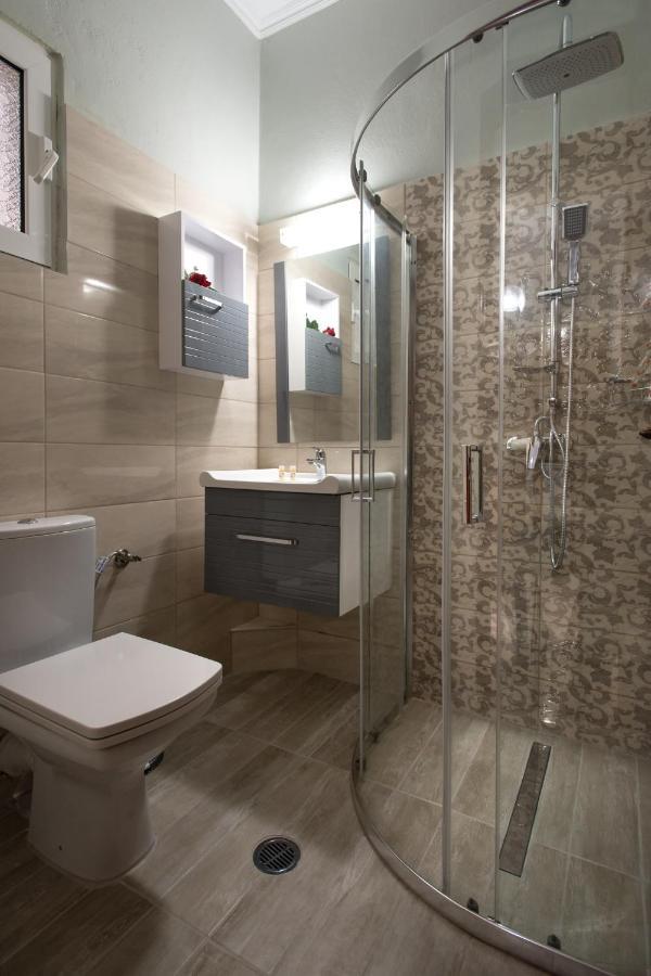 Eleni Apartments Roda  Exterior photo